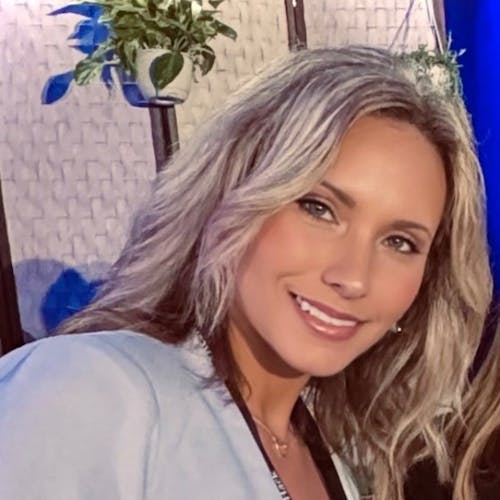Lauren Canales