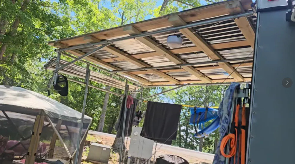 camping fold out awning.png