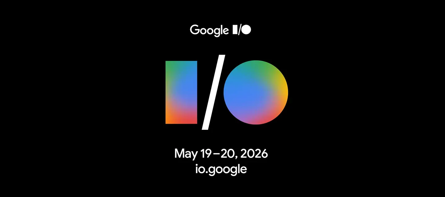 Google iOS 10 로고가 검정색 배경에 표시됩니다.