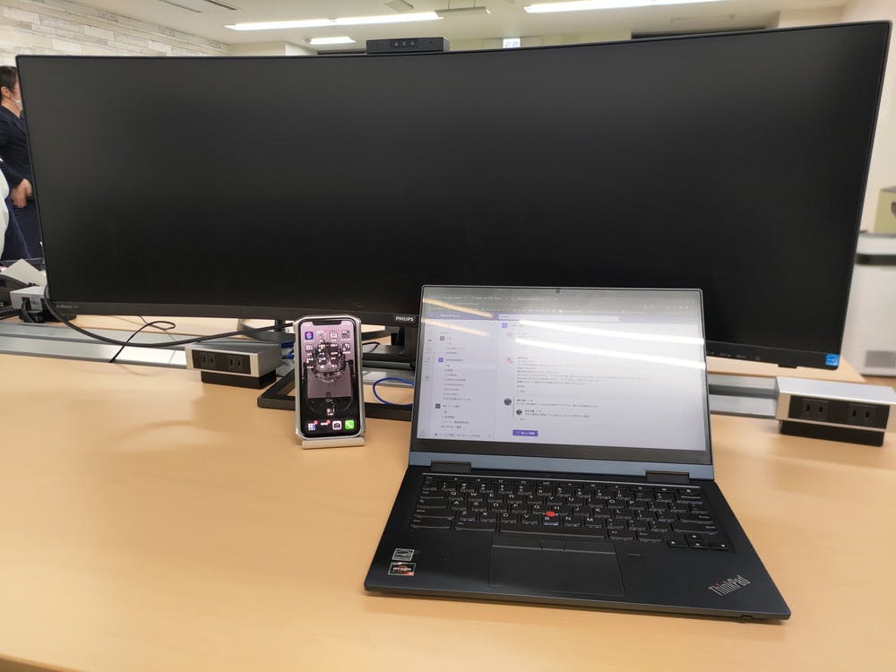 3画面で作業されている方いらっしゃいますか？ | Lenovo Pro