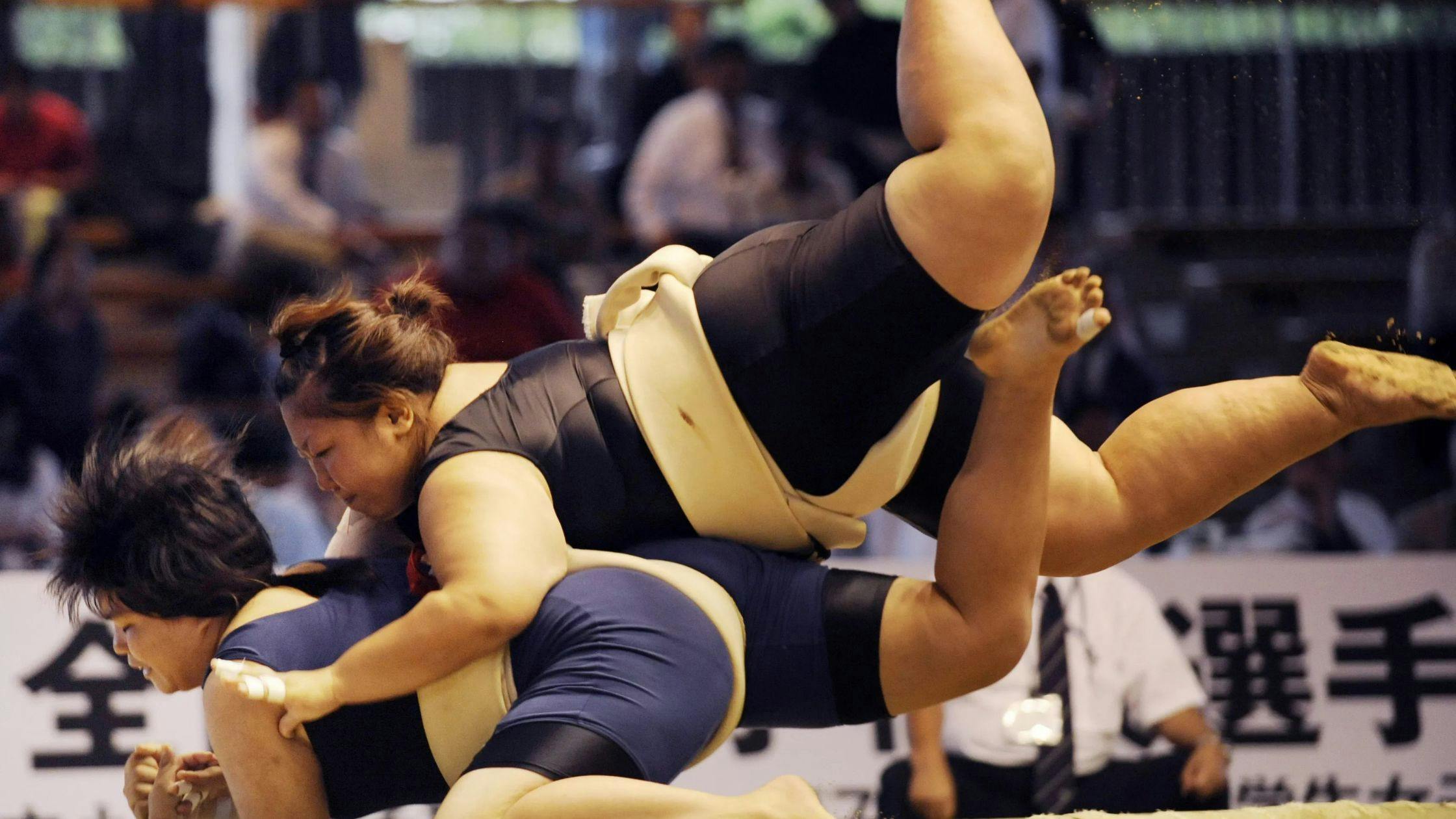 sumo feminin