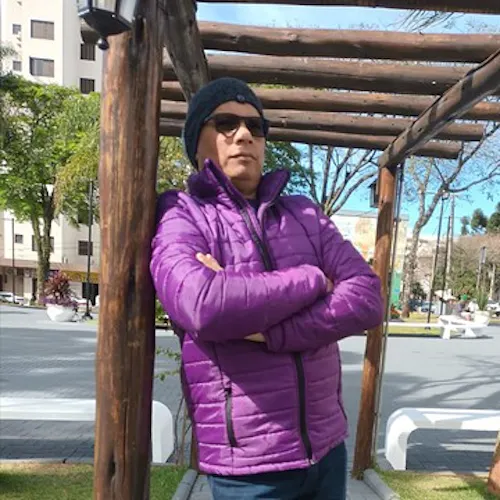 Levando o baque do trovão sempre certo na contramão...