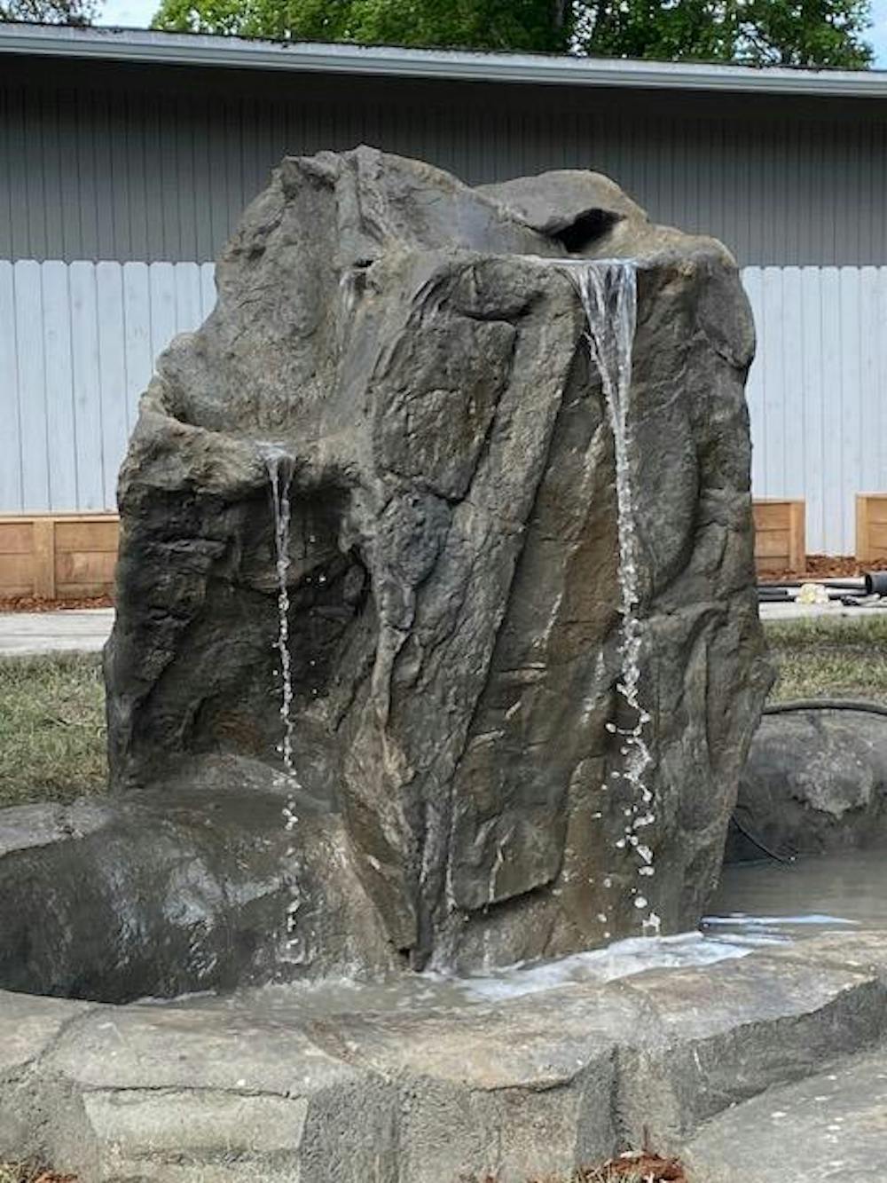 1717941570__waterfeature__huge.JPG