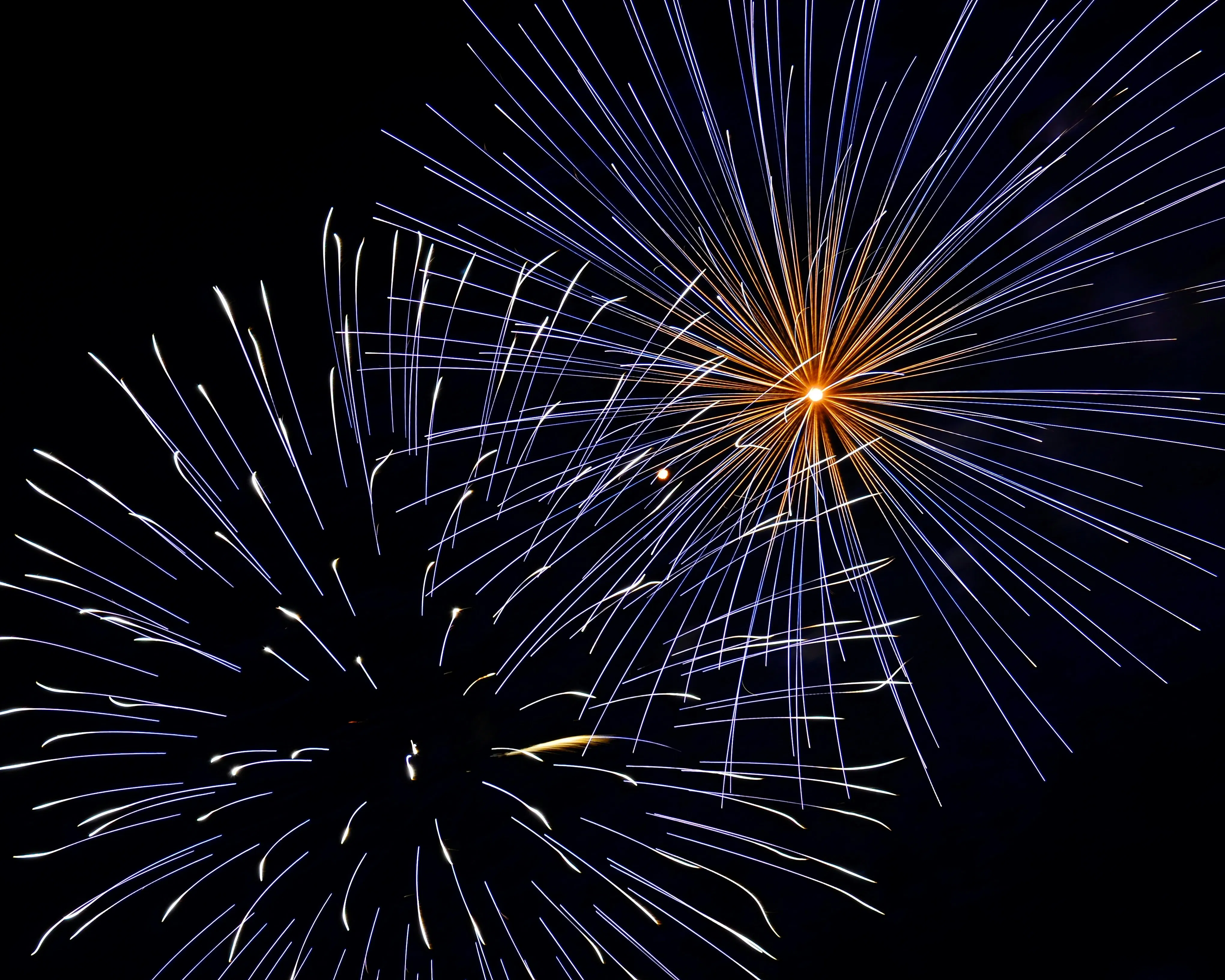 밤하늘의 불꽃 놀이