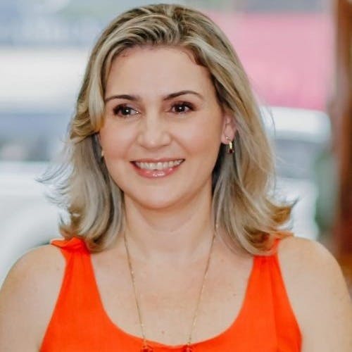 Evelyn M Maia